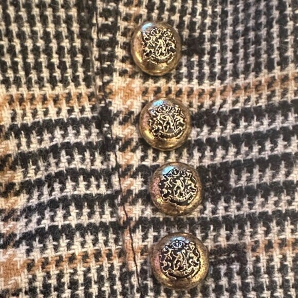 Smythe Houndstooth Blazer with Black Velvet Collar and Gold Buttons - Picture 4 of 9